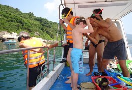 [Bảng Giá] Thuê Tàu Du Lịch Tham Quan Đảo Tại Nha Trang 2025!