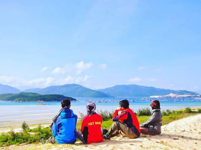 Khám Phá Vẻ Đẹp Đầm Môn Mũi Đôi Cực Đông Tổ Quốc Mới 2024