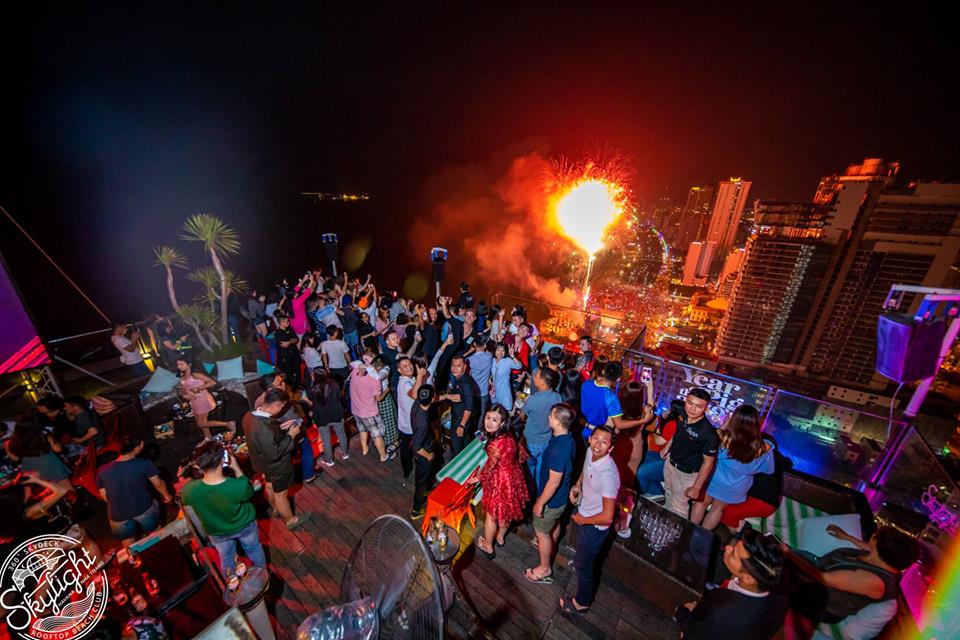 Skylight Bar Nha Trang – Địa điểm ăn chơi “ HOT” nhất Châu Á