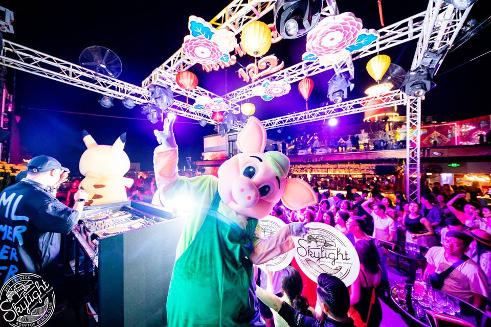 Skylight Bar Nha Trang – Địa điểm ăn chơi “ HOT” nhất Châu Á