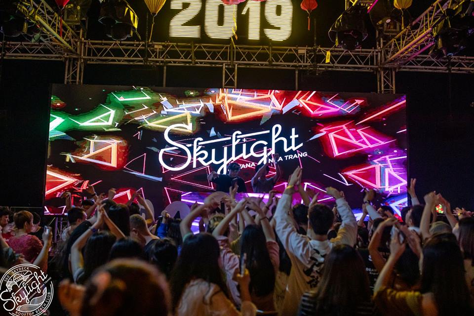 Skylight Bar Nha Trang – Địa điểm ăn chơi “ HOT” nhất Châu Á