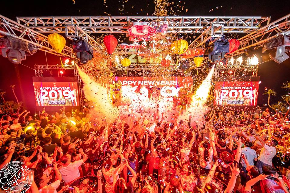 Skylight Bar Nha Trang – Địa điểm ăn chơi “ HOT” nhất Châu Á