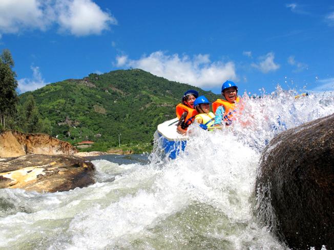 Du Lịch & Khám Phá Suối Thạch Lâm Nha Trang