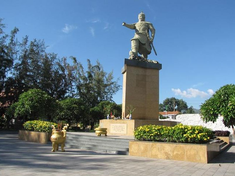 Công Viên Bạch Đằng Nha Trang - Điểm Đến Hấp Dẫn!