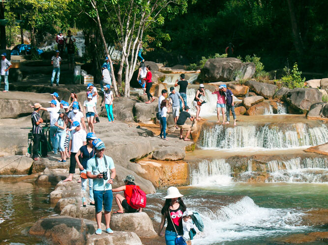 Khu Du Lịch Thác Yang Bay Nha Trang - TOP Điểm Đến Lý Tưởng!