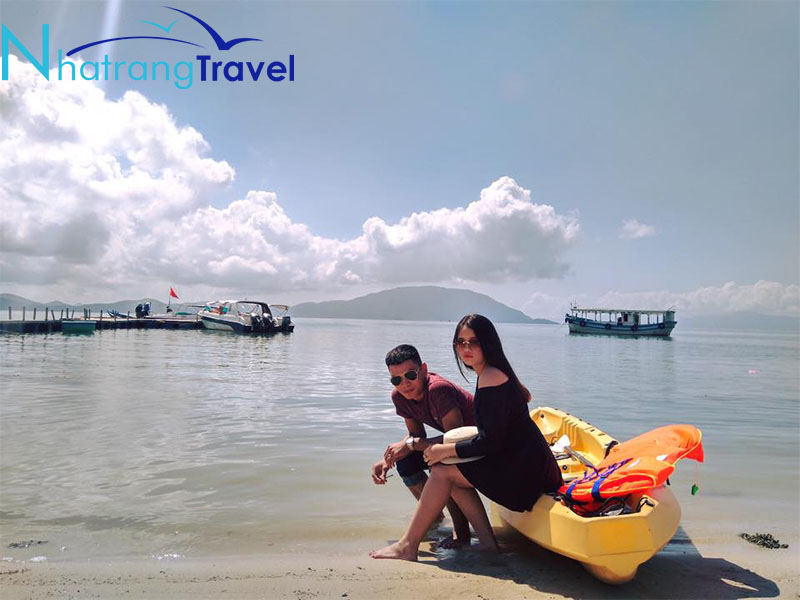 Du Lịch Đảo Điệp Sơn Khám Phá Con Đường "Độc Đáo" Giữa Biển