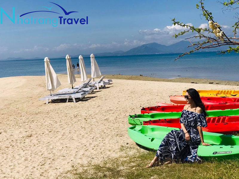 Du Lịch Đảo Điệp Sơn Khám Phá Con Đường "Độc Đáo" Giữa Biển