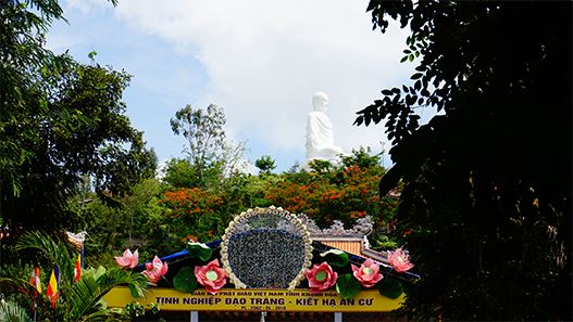 Chùa Long Sơn - "Ngôi Chùa Số 1" Nha Trang Bạn Cần Khám Phá!