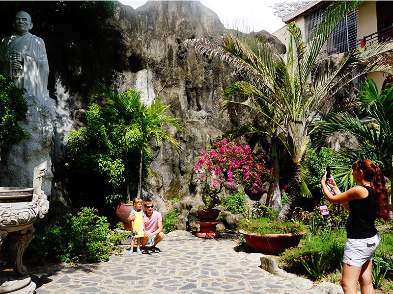 Chùa Long Sơn - "Ngôi Chùa Số 1" Nha Trang Bạn Cần Khám Phá!