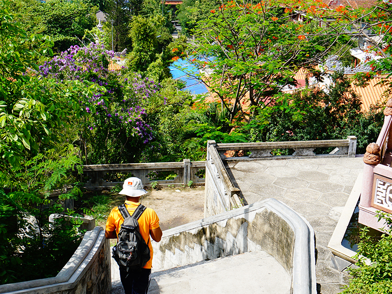 Chùa Long Sơn - "Ngôi Chùa Số 1" Nha Trang Bạn Cần Khám Phá!