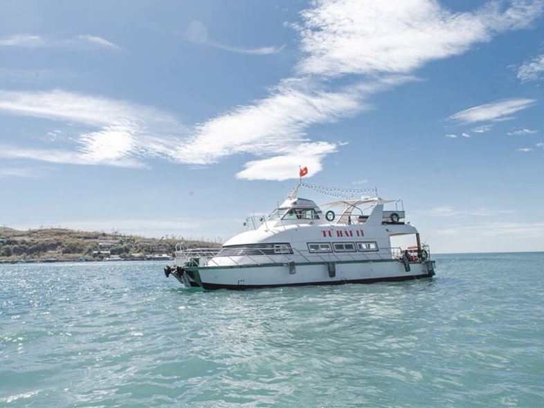 Thuê Du Thuyền Nha Trang - "Dịch Vụ Số 1" Khám Phá Biển Đảo!