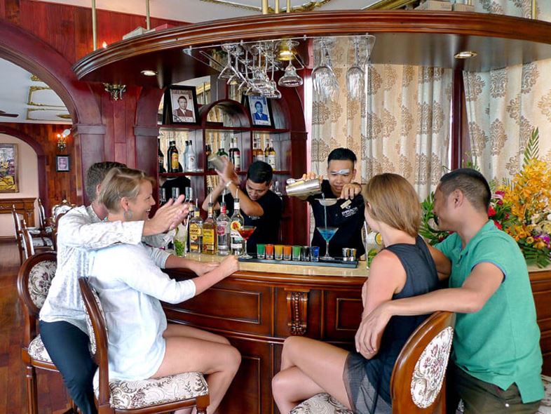 Thuê Du Thuyền Nha Trang - "Dịch Vụ Số 1" Khám Phá Biển Đảo!