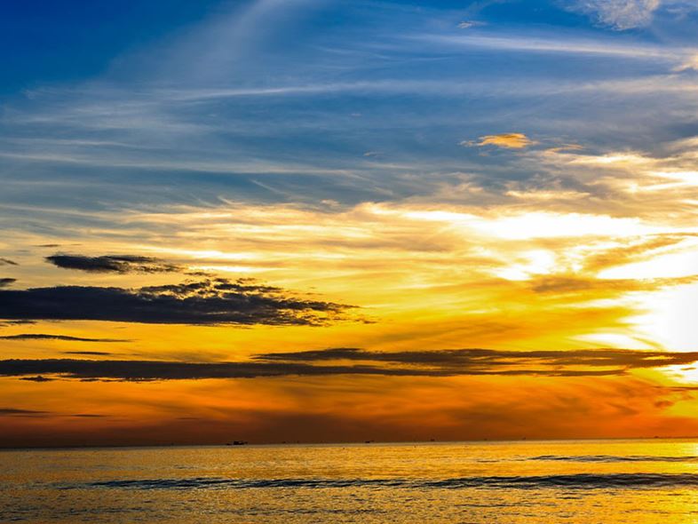 Bãi Biển Nha Trang Và Những Hoạt Động Gắn Liền Với Nơi Đây