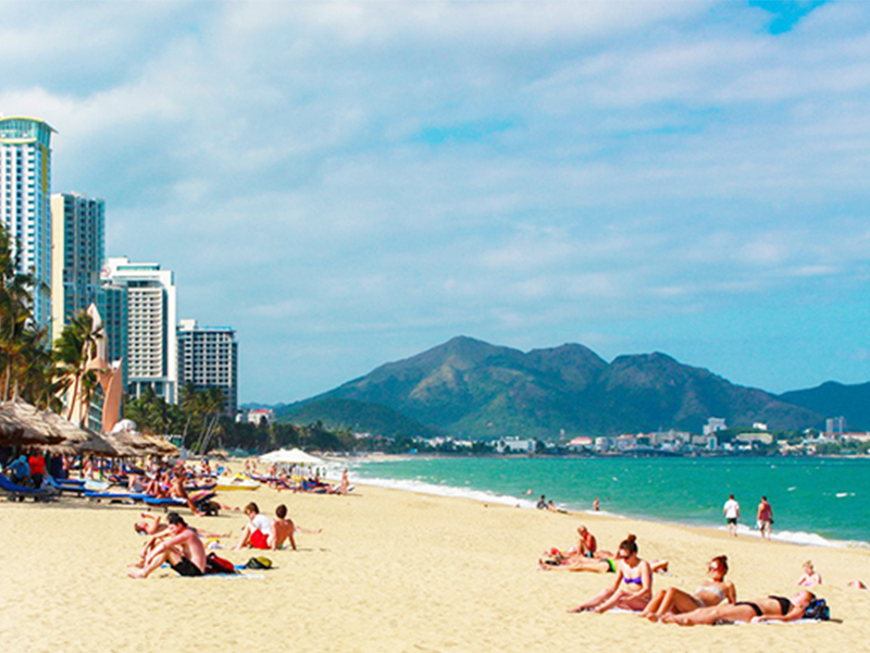 Bãi Biển Nha Trang Và Những Hoạt Động Gắn Liền Với Nơi Đây