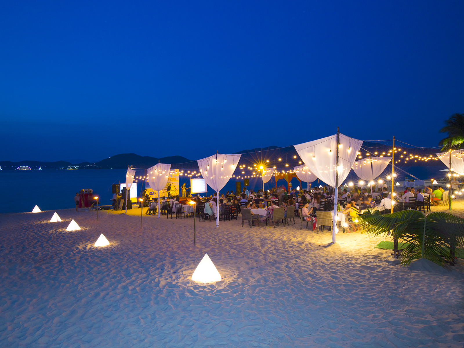 [TOP 10+] Kinh Nghiệm Du Lịch Hòn Tằm Nha Trang 2025 Siêu Chi Tiết!