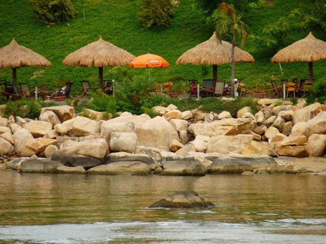 Cafe Sách Hòn Chồng