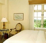 Khách Sạn Trầm Hương