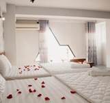 Khách Sạn Olympus ( Khách Sạn Pha Lê Xanh 2)