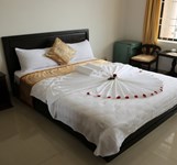 Khách Sạn Nữ Hoàng (Queen)