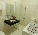 Khách Sạn Nữ Hoàng (Queen)