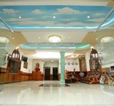 Khách Sạn Nữ Hoàng (Queen)