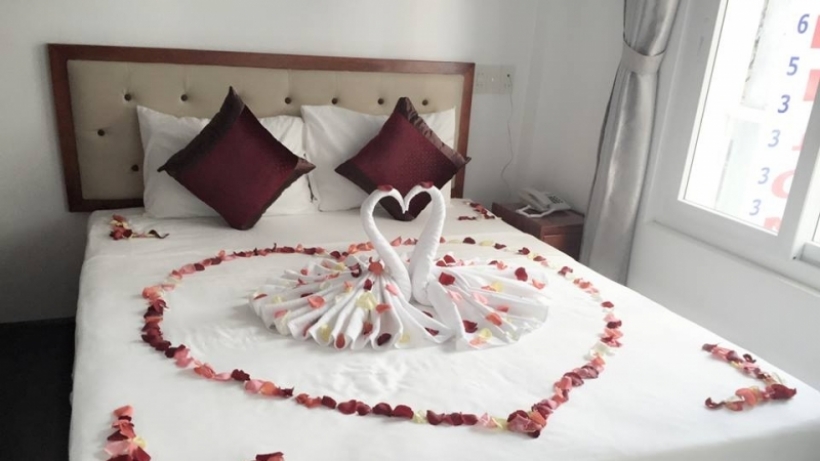 Khách Sạn Merlion ( Khách Sạn Khánh Bình Cũ )