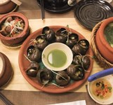 Hương Việt - Cơm Niêu & Cơm Đập - Trần Hưng Đạo