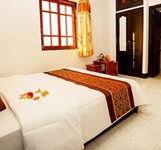 Khách Sạn Golden Tulip