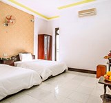 Khách Sạn Golden Tulip