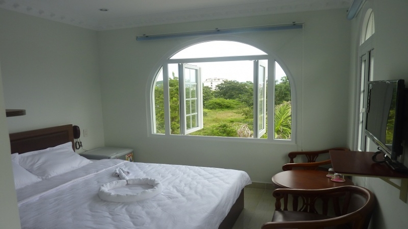 Khách Sạn Dinh Khải Huyền (Hệ Mặt Trời)