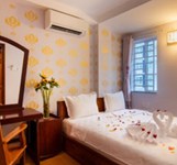 Khách Sạn Pearl Beach Nha Trang (Khách Sạn Biển Ngọc)