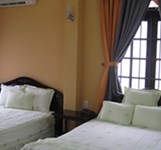 Khách Sạn At Three King