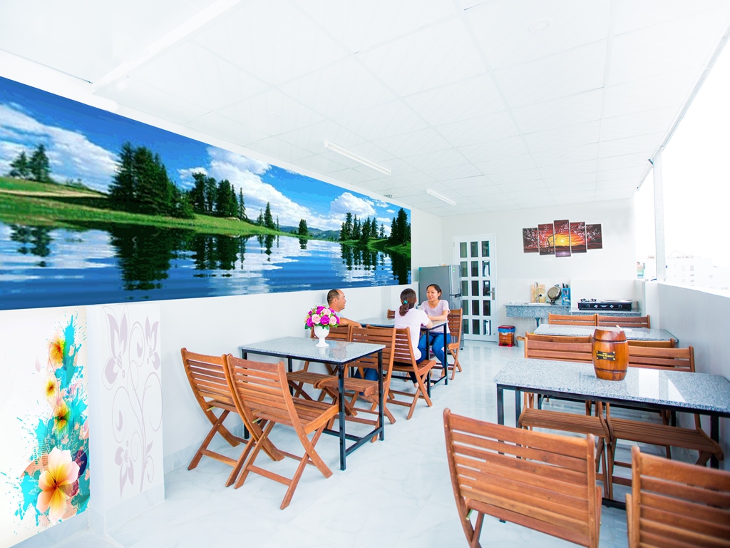 Khách sạn Trí Quân