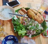 Gà Không Lối Thoát Song Phụng Quán