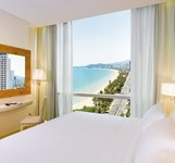 Khách sạn Diamond Bay Nha Trang