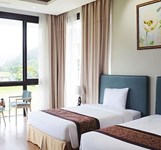 Diamond Bay Golf & Villas