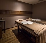 Khách Sạn Queen Ann Nha Trang