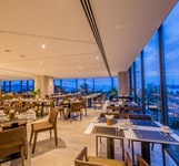 Khách Sạn Queen Ann Nha Trang