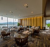 Khách Sạn Queen Ann Nha Trang