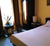 Hà Vân Hotel & The Rooftop Lounge