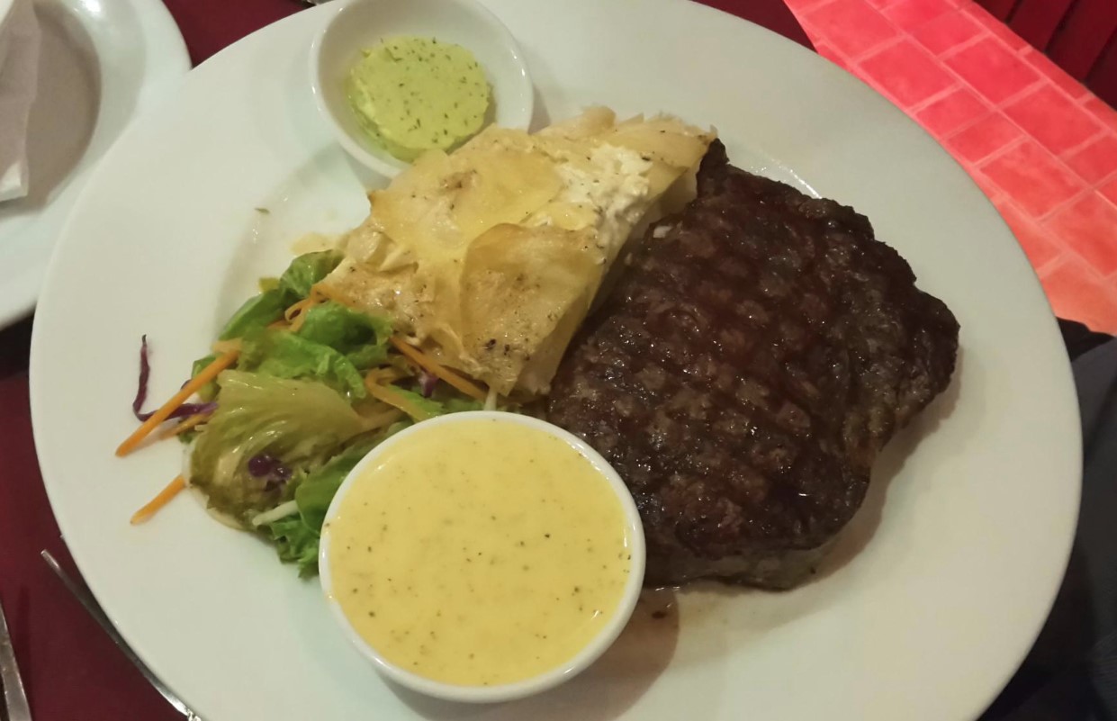 Le Petit Bistro - Món Pháp Tại Nha Trang