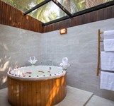 Diamond Bay Resort & Spa