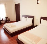 Khách Sạn Pha Lê Xanh 1