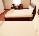 Khách Sạn Pha Lê Xanh 1