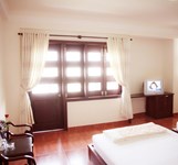 Khách Sạn Pha Lê Xanh 1