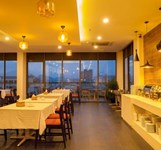 Khách Sạn Daisy (Cúc Tùng)