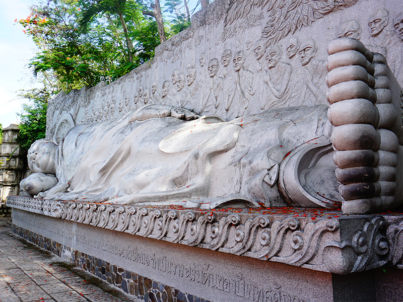 Tượng Phật Tổ Niết Bàn