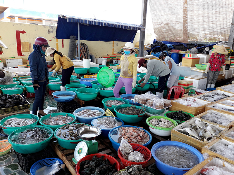 Chợ cảng Vĩnh Lương